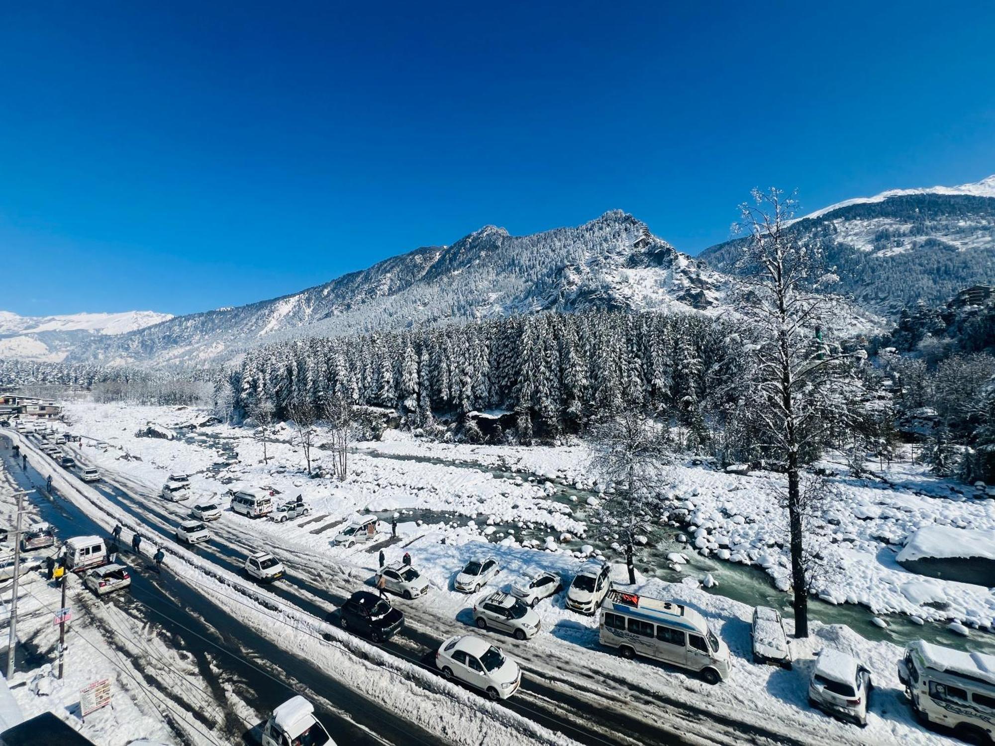 Hotel Green Link -#Near Volvo Bus Stand #Mountain View #River View #Open Terrace Manāli Exterior foto
